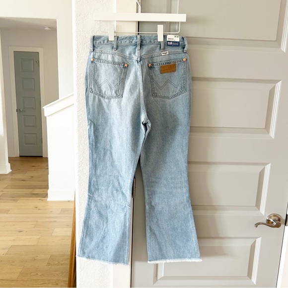 NWT Wrangler Wrock 672 High Rise Kick Flare Jeans - Picture 3 of 5